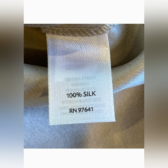 J.Jill Grey Button Front Silk Blouse Long Sleeves S Petite - Picture 5 of 7